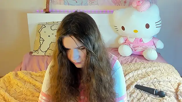 Snapshot of kuraii1_ chatting on 02/14/25, 02:18 kuraii1 online show from 02/14/25, 02:18