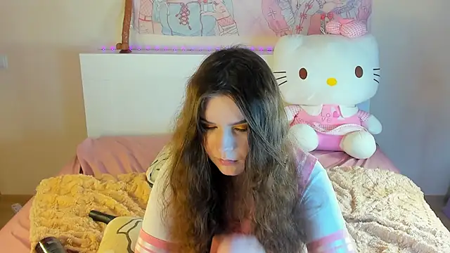 Snapshot of kuraii1_ chatting on 02/14/25, 05:19 kuraii1 online show from 02/14/25, 05:19