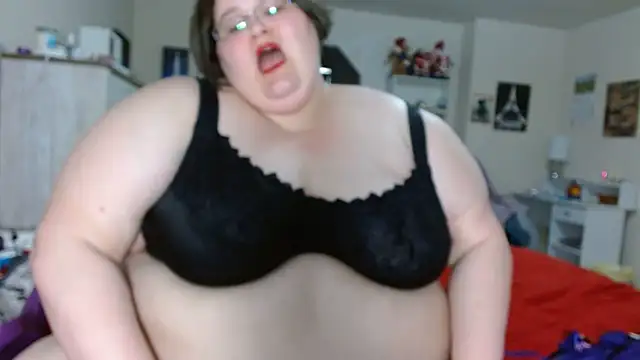 Snapshot of ChristineLusst chatting on 03/08/25, 01:57 ChristineLusst online show from 03/08/25, 01:57