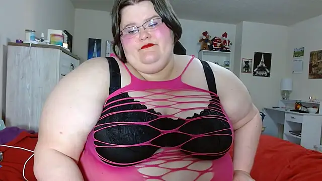 Snapshot of ChristineLusst chatting on 03/19/25, 11:17 ChristineLusst online show from 03/19/25, 11:17