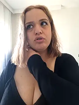 cansuozell online show from 10/02/25, 10:33