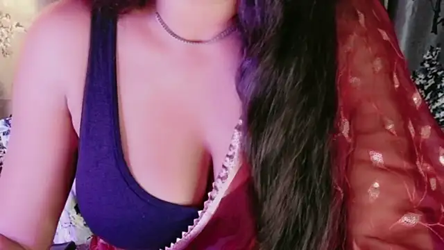 Snapshot of SexyAndHottie chatting on 10/16/25, 02:40 SexyAndHottie online show from 10/16/25, 02:40