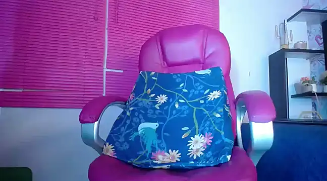 KOURTNEY-- online show from 03/09/25, 07:23