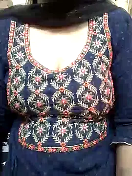 Snapshot of Cute_Sona17 chatting on 01/16/25, 01:58 Cute Sona17 online show from 01/16/25, 01:58