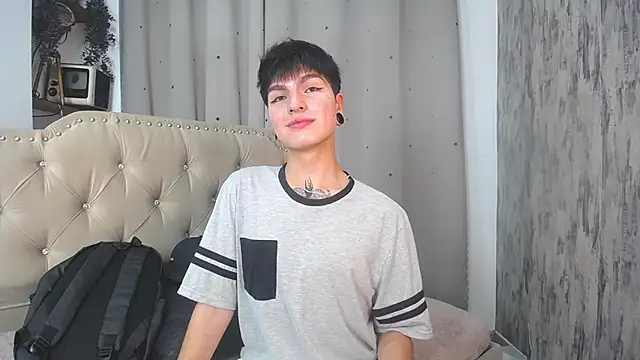 Snapshot of CataFox_ chatting on 01/05/25, 02:52 CataFox online show from 01/05/25, 02:52