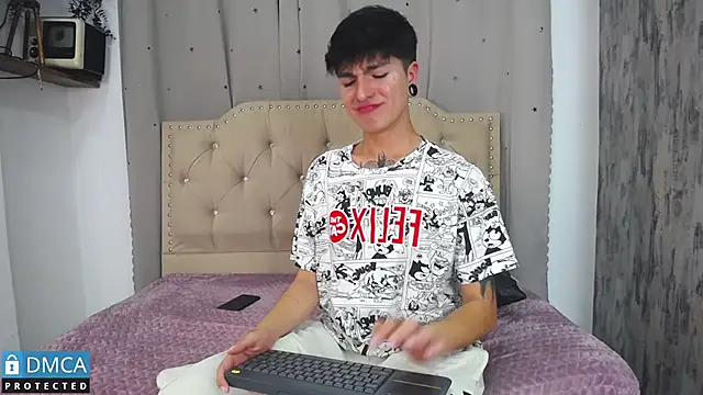 Snapshot of CataFox_ chatting on 03/02/25, 01:26 CataFox online show from 03/02/25, 01:26