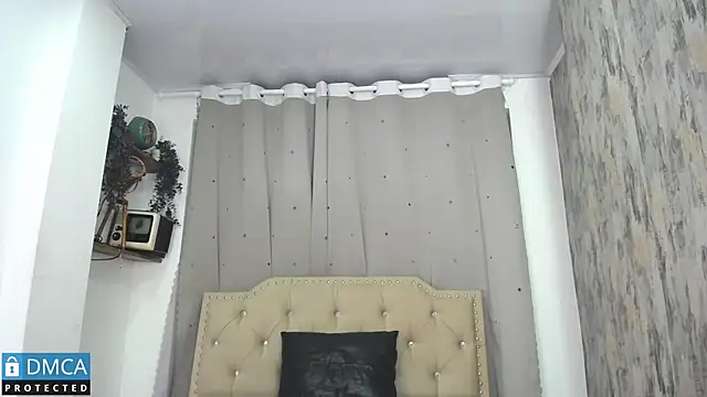 Snapshot of CataFox_ chatting on 03/07/25, 01:42 CataFox online show from 03/07/25, 01:42