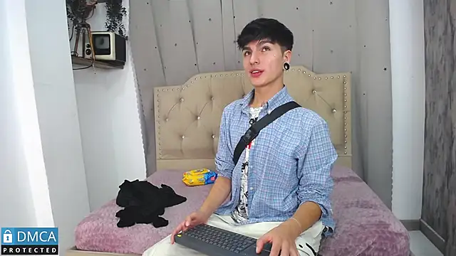 Snapshot of CataFox_ chatting on 03/12/25, 01:36 CataFox online show from 03/12/25, 01:36