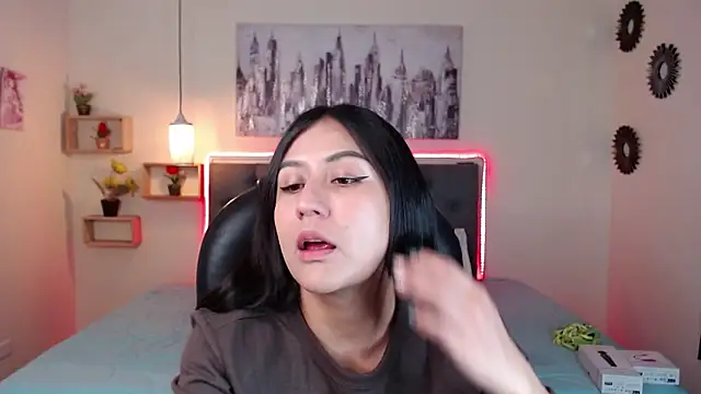 mia aira online show from 02/02/25, 05:15