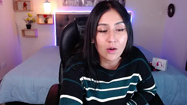 mia aira online show from 02/10/25, 08:10