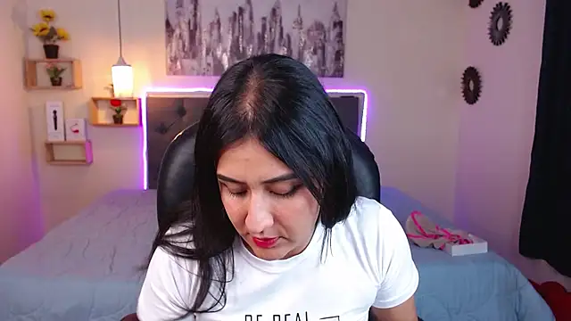 mia aira online show from 02/17/25, 08:15