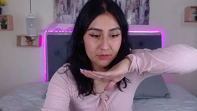 mia aira online show from 10/24/25, 03:19