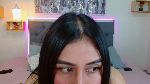 mia aira online show from 11/20/25, 03:45