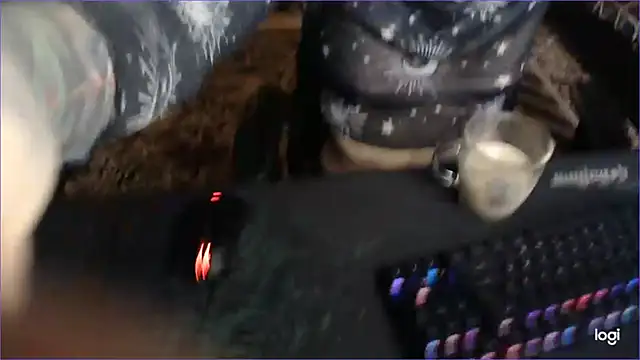 Snapshot of BroadFantasy chatting on 12/04/24, 12:14 BroadFantasy online show from 12/04/24, 12:14