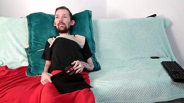 Sophia and Thomas online show from 11/08/25, 10:52