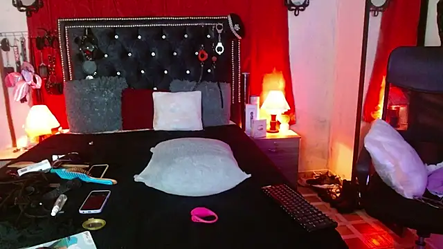 SamaraMartinez online show from 10/10/25, 10:36