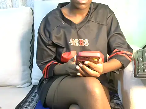 Snapshot of Caryyyl chatting on 10/28/25, 03:21 Caryyyl online show from 10/28/25, 03:21