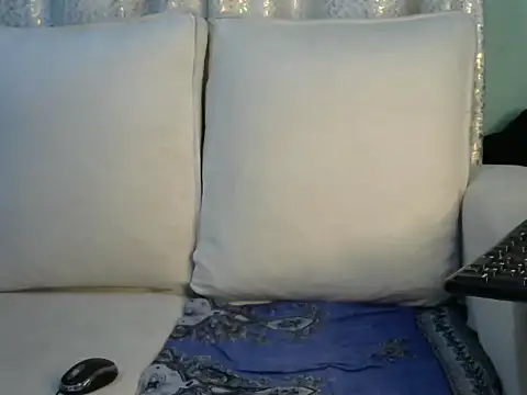 Snapshot of Caryyyl chatting on 11/20/25, 03:23 Caryyyl online show from 11/20/25, 03:23