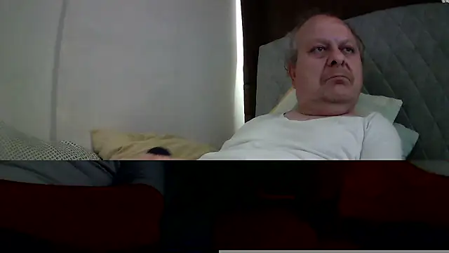 Snapshot of amylrmm1903 chatting on 05/10/26, 10:42 amylrmm1903 online show from 05/10/26, 10:42