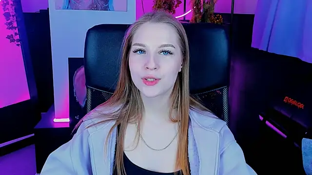 Snapshot of CuteMousee chatting on 12/04/24, 09:07 CuteMousee online show from 12/04/24, 09:07