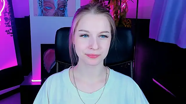 Snapshot of CuteMousee chatting on 12/07/24, 08:44 CuteMousee online show from 12/07/24, 08:44