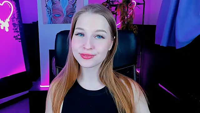 Snapshot of CuteMousee chatting on 12/08/24, 12:08 CuteMousee online show from 12/08/24, 12:08