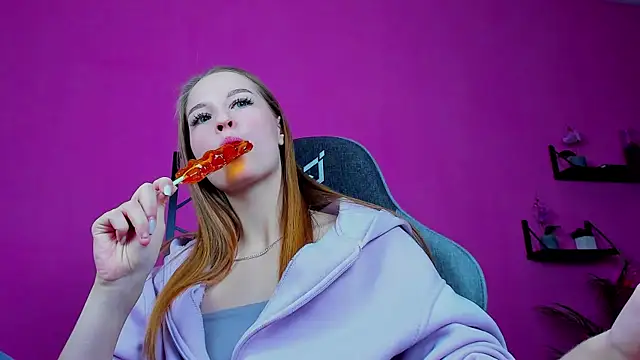 Snapshot of CuteMousee chatting on 12/09/24, 08:44 CuteMousee online show from 12/09/24, 08:44