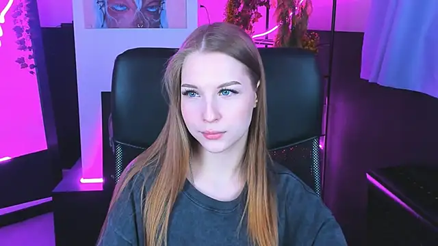 Snapshot of CuteMousee chatting on 12/12/24, 02:26 CuteMousee online show from 12/12/24, 02:26