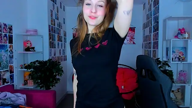 Snapshot of CuteMousee chatting on 12/21/24, 05:58 CuteMousee online show from 12/21/24, 05:58