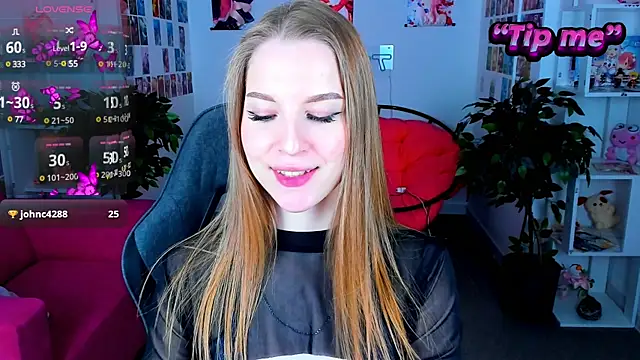 Snapshot of CuteMousee chatting on 01/05/25, 08:43 CuteMousee online show from 01/05/25, 08:43