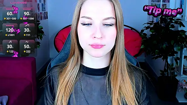 Snapshot of CuteMousee chatting on 01/05/25, 11:48 CuteMousee online show from 01/05/25, 11:48