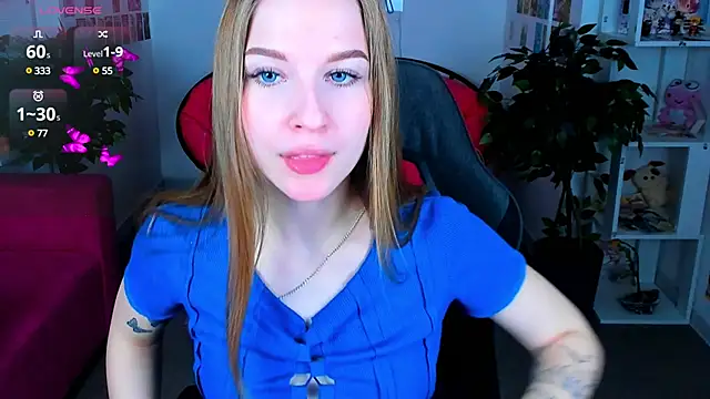 Snapshot of CuteMousee chatting on 01/11/25, 02:52 CuteMousee online show from 01/11/25, 02:52