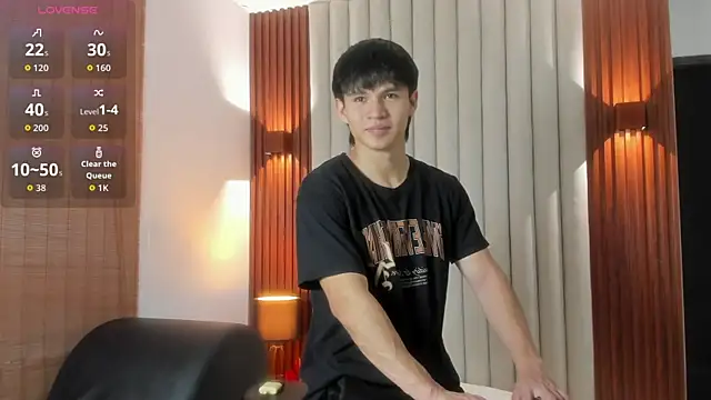 Snapshot of Ryo_kush chatting on 10/16/25, 04:02 Ryo kush online show from 10/16/25, 04:02