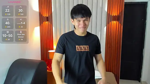 Snapshot of Ryo_kush chatting on 10/23/25, 04:01 Ryo kush online show from 10/23/25, 04:01