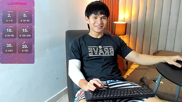 Snapshot of Ryo_kush chatting on 12/20/25, 03:24 Ryo kush online show from 12/20/25, 03:24