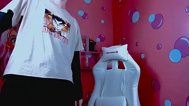 Snapshot of LukeSweet chatting on 12/03/25, 11:19 LukeSweet online show from 12/03/25, 11:19