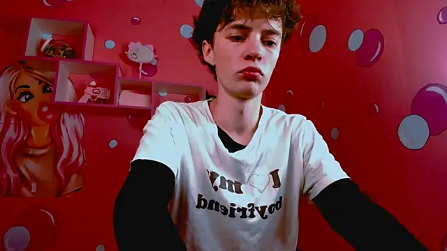 Snapshot of LukeSweet chatting on 12/04/25, 11:08 LukeSweet online show from 12/04/25, 11:08