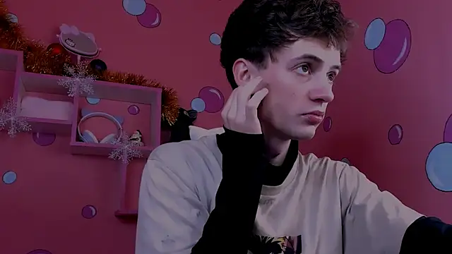 LukeSweet online show from 12/21/25, 11:28