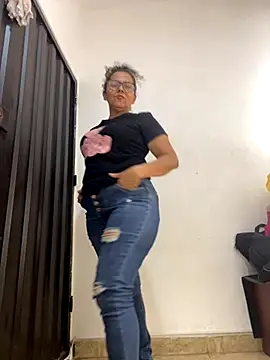 Snapshot of Nadia-melej chatting on 11/25/25, 05:35 Nadia-melej online show from 11/25/25, 05:35