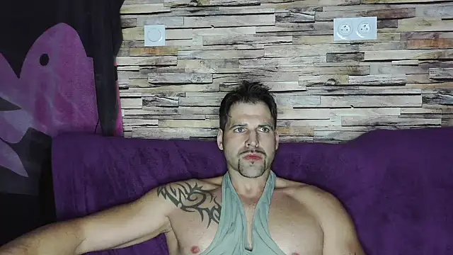 Snapshot of XxBigboybandxX chatting on 01/25/25, 08:21 XxBigboybandxX online show from 01/25/25, 08:21