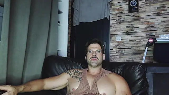 Snapshot of XxBigboybandxX chatting on 09/22/25, 06:32 XxBigboybandxX online show from 09/22/25, 06:32