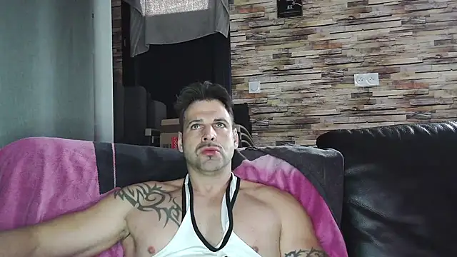 Snapshot of XxBigboybandxX chatting on 02/05/26, 12:43 XxBigboybandxX online show from 02/05/26, 12:43