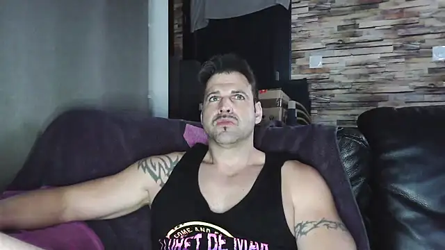 Snapshot of XxBigboybandxX chatting on 02/13/26, 03:08 XxBigboybandxX online show from 02/13/26, 03:08