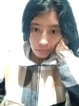 karolinee 66  online show from 12/18/24, 07:30