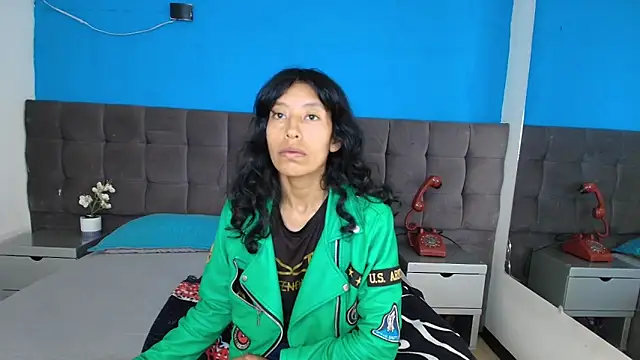 karolinee 66  online show from 03/29/26, 04:12