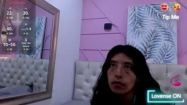 Snapshot of karolinee_66_ chatting on 05/20/26, 04:18 karolinee 66 online show from 05/20/26, 04:18