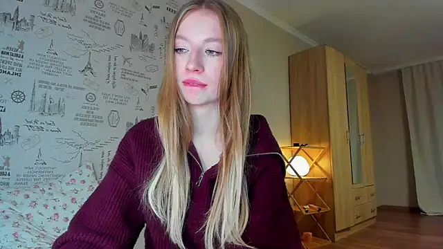 minidivaa  online show from 12/16/25, 10:37