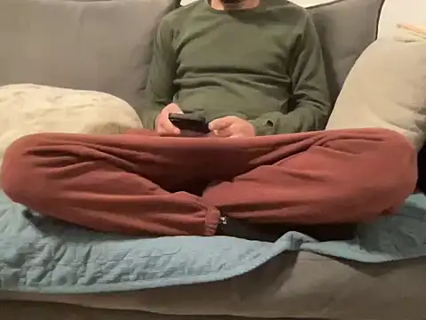 4small4inchlol online show from 02/18/26, 07:32