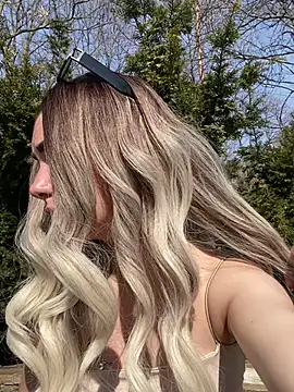 Snapshot of SandraCarter chatting on 03/10/25, 10:15 SandraCarter online show from 03/10/25, 10:15