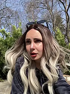 Snapshot of SandraCarter chatting on 03/13/25, 10:15 SandraCarter online show from 03/13/25, 10:15